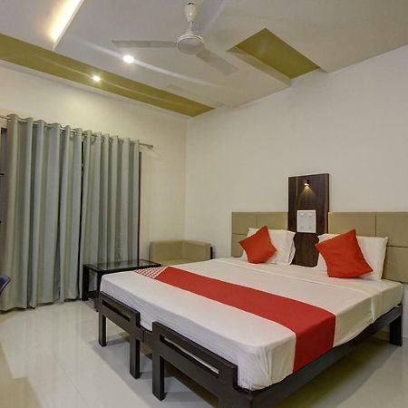 Oyo 39568 Alekha Gateway Sirsi Exterior foto