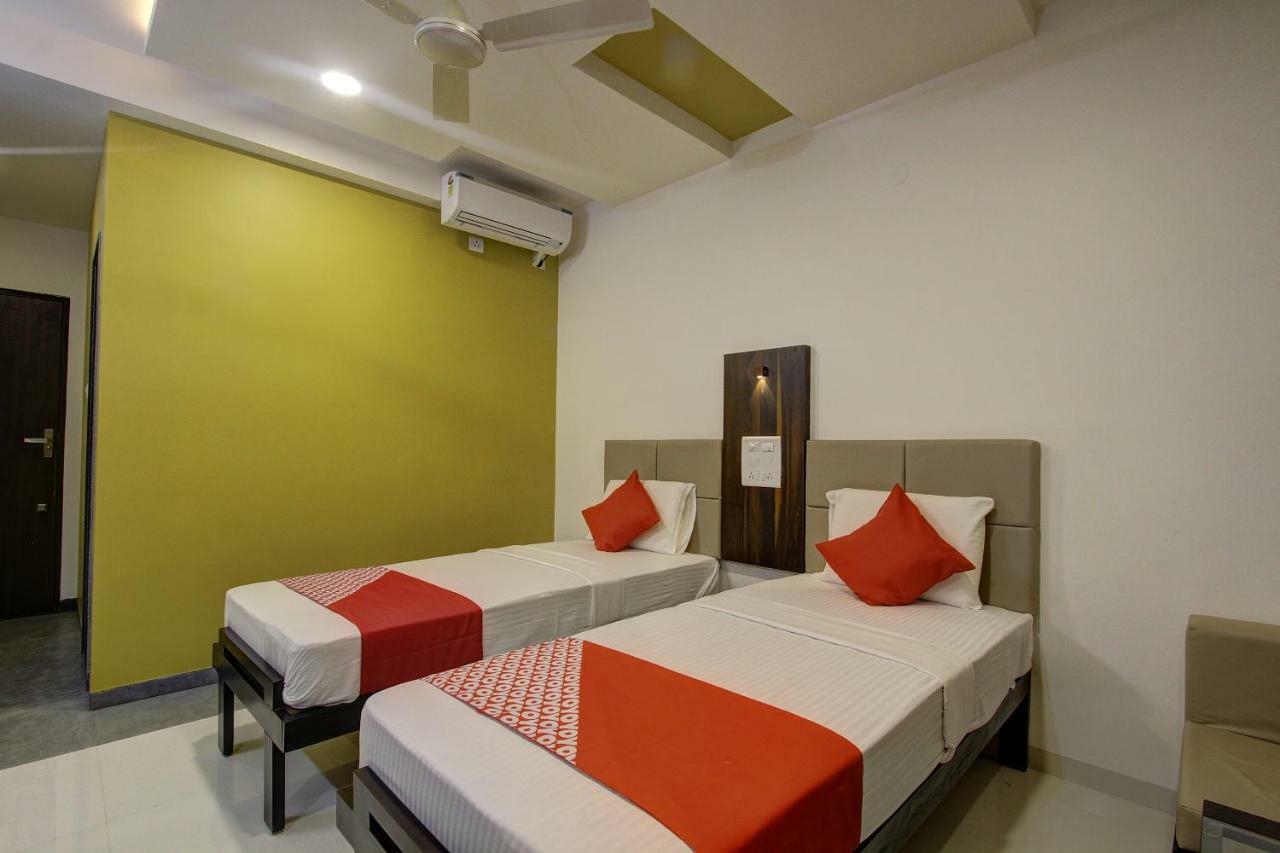 Oyo 39568 Alekha Gateway Sirsi Exterior foto