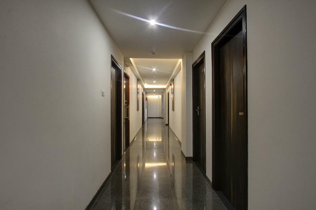 Oyo 39568 Alekha Gateway Sirsi Exterior foto